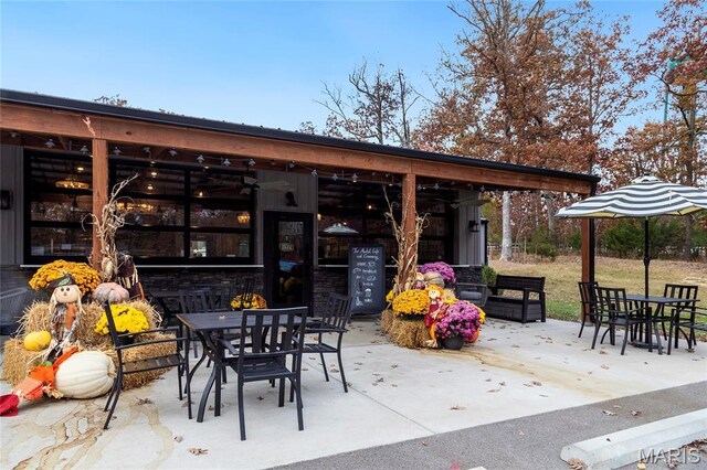 803 S Aspen Point Dr, Innsbrook, MO 63390 - view of patio with outdoor dining space