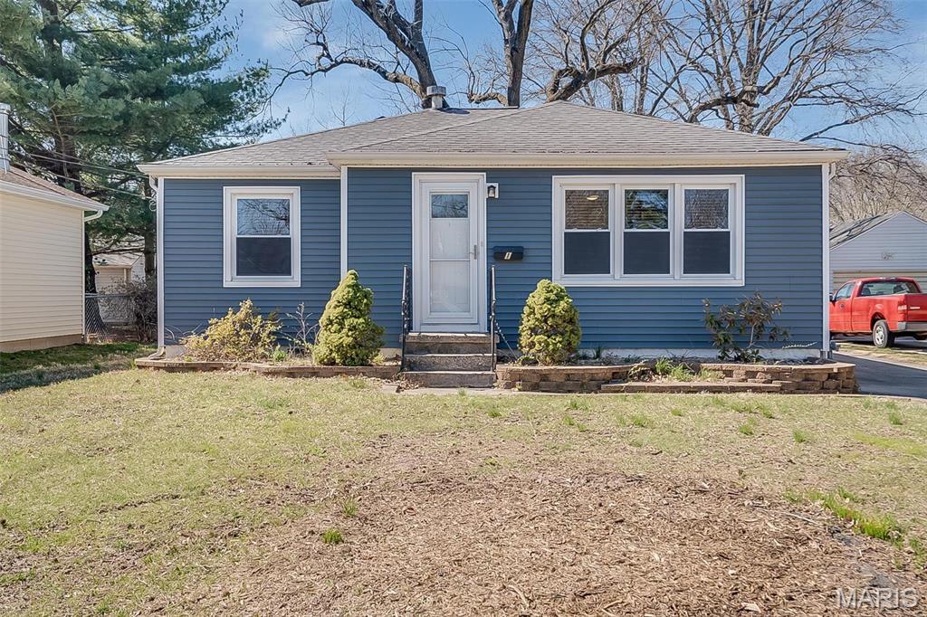 1 Miller Ln, Collinsville, IL 62234