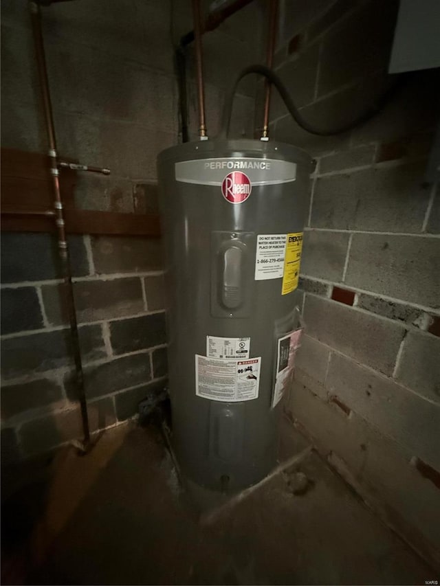 1227 Teson Rd, Hazelwood, MO 63042 - utilities featuring electric water heater