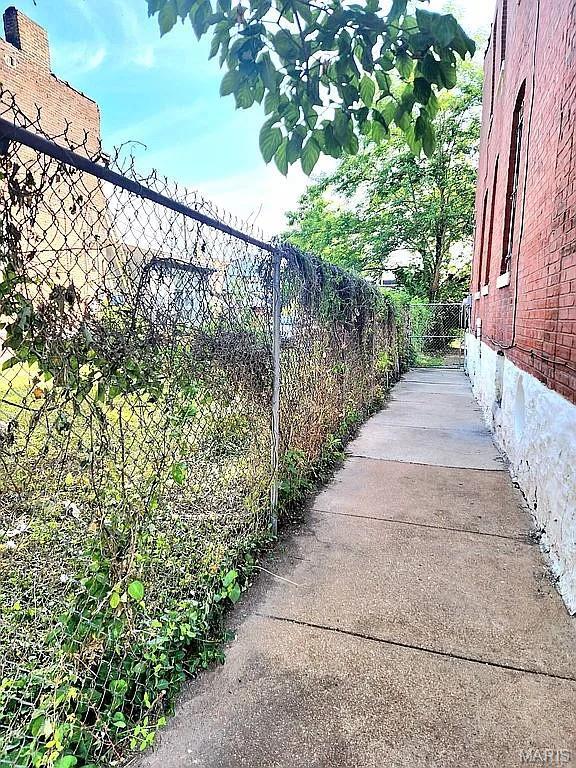 5244 Theodosia Ave, Saint Louis, MO 63113 - view of yard
