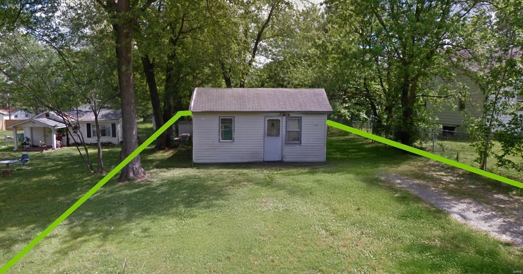 1336 2nd St, Cottage Hills, IL 62018 - view of outdoor structure featuring an outbuilding