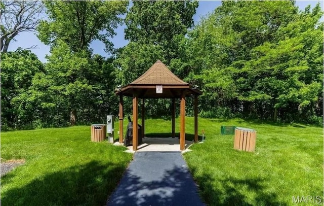 420 Benton Dr Unit I, Saint Peters, MO 63376 - surrounding community featuring a gazebo and a yard