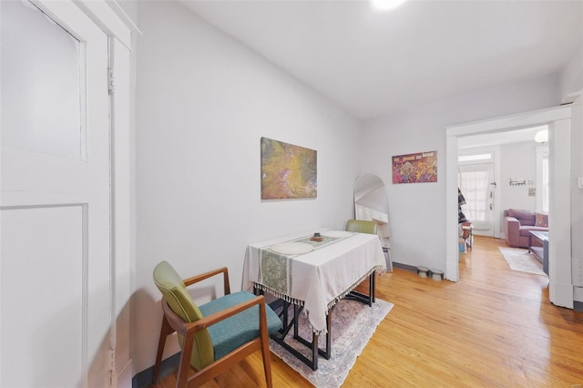 5044 Lindenwood Ave, Saint Louis, MO 63109 - office featuring light wood-type flooring and baseboards