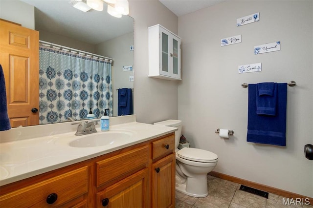 15919 Candy Corner Ln, Carlyle, IL 62231 - full bath featuring vanity, tile patterned flooring, and a shower with shower curtain