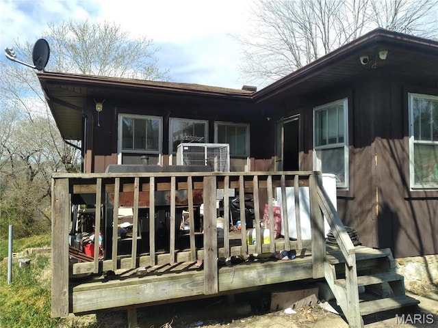 4158 Walker Hl, De Soto, MO 63020 - rear view of house with a wooden deck