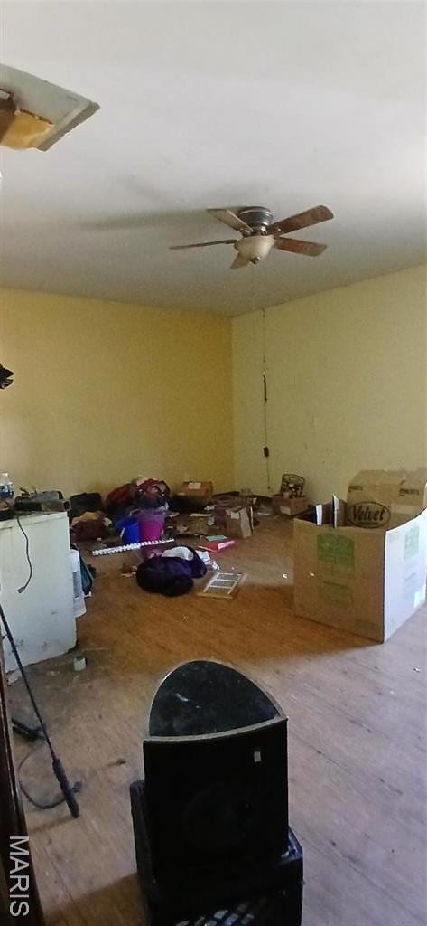 4158 Walker Hl, De Soto, MO 63020 - spare room with wood finished floors and a ceiling fan
