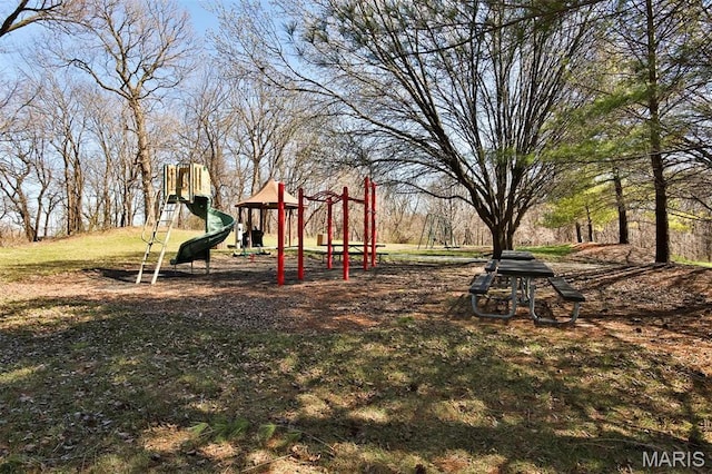 480 Benton Dr Unit J, Saint Peters, MO 63376 - view of community jungle gym