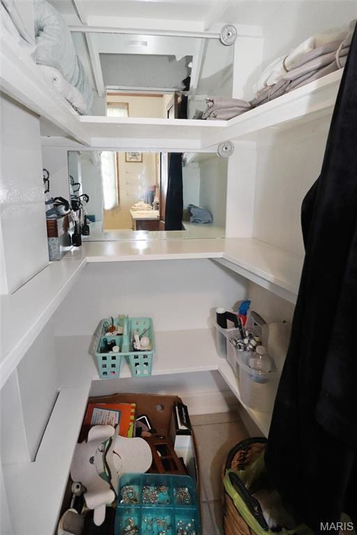 515 N Washington St, Mexico, MO 65265 - view of pantry