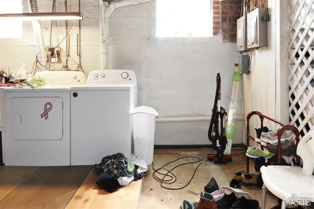 515 N Washington St, Mexico, MO 65265 - laundry area with separate washer and dryer and electric panel