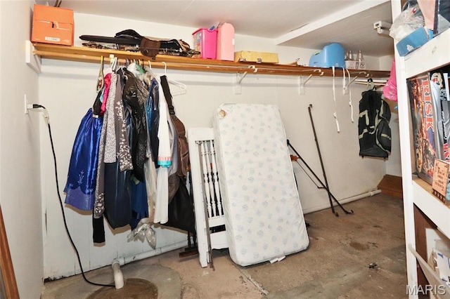 515 N Washington St, Mexico, MO 65265 - view of walk in closet