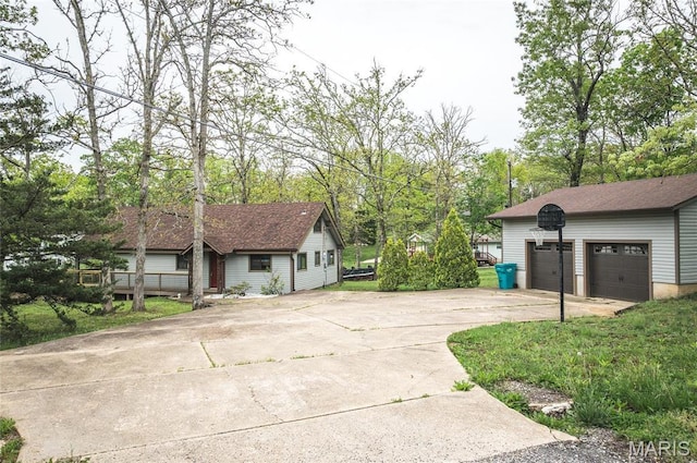 1382 Osage Rd, Cuba, MO 65453 - view of home's exterior with a garage and driveway