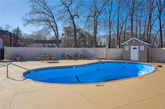 2781 Blackforest Dr Unit B, Saint Louis, MO 63129 - community pool with fence and a patio area