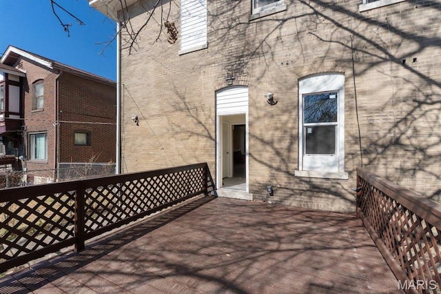4 Lewis Pl, Saint Louis, MO 63113 - view of wooden terrace