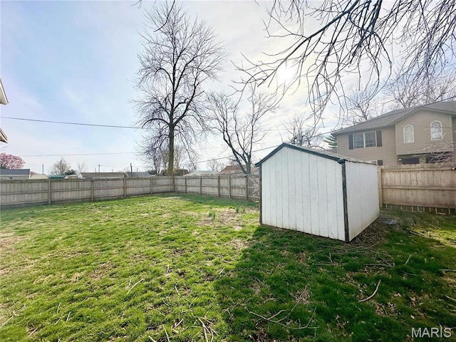 703 S Main St, Troy, IL 62294 - view of yard