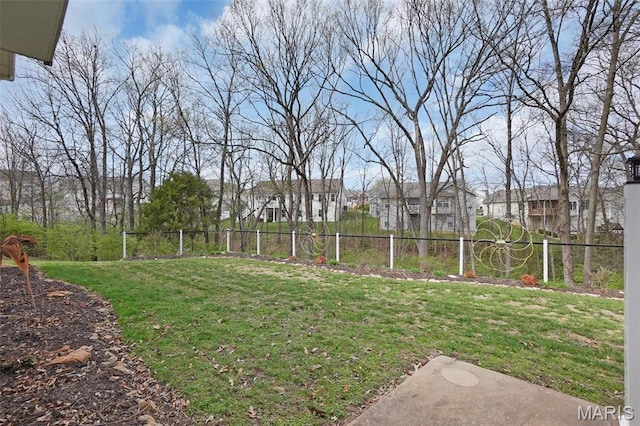 2009 Weber Heights Dr, Washington, MO 63090 - view of yard featuring a residential view