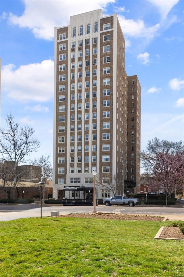 4440 Lindell Blvd Unit 701, Saint Louis, MO 63108 - view of apartment building / complex