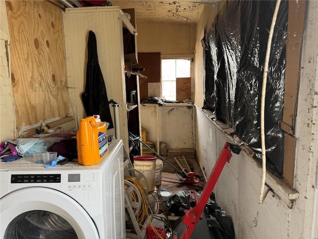 600 N 7th St, Louisiana, MO 63353 - clothes washing area with washer / clothes dryer