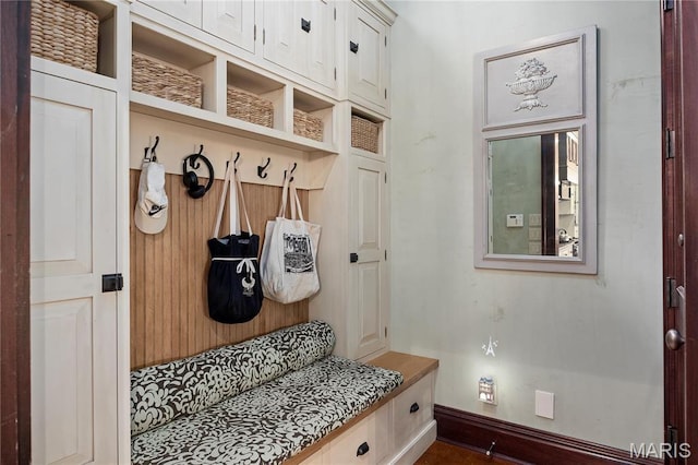 3520 Galt House Dr, Saint Charles, MO 63301 - mudroom featuring baseboards