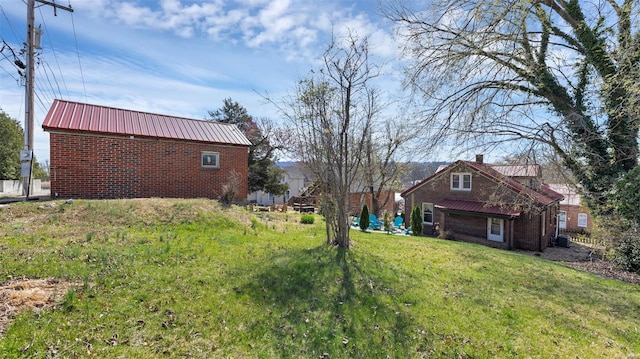 125 W 2nd St, Hermann, MO 65041 - view of green lawn