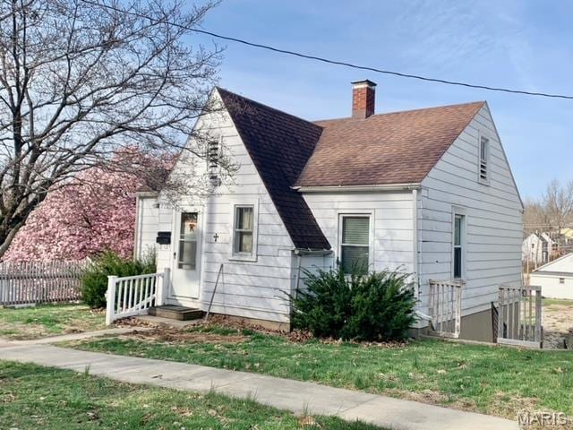 729 Hazel St, Hannibal, MO 63401 - photo 2