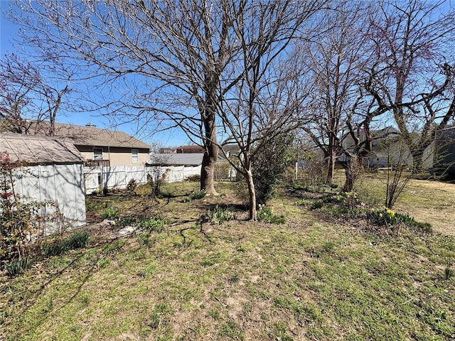 107 S Jackson St, Perryville, MO 63775 - view of yard featuring fence