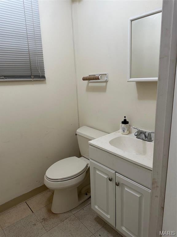 2643 Gravois Ave, Saint Louis, MO 63118 - bathroom with toilet and vanity