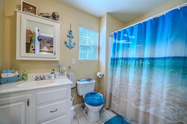 735 Dale Ln, Richland, MO 65556 - full bath featuring tile patterned flooring, toilet, vanity, and a shower with curtain