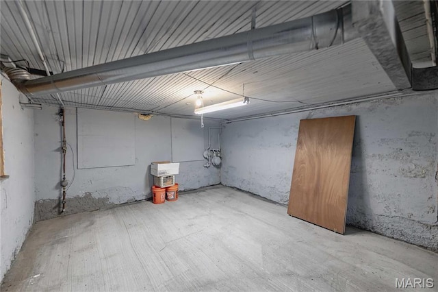 8432 Tennessee Ave, Saint Louis, MO 63125 - unfinished basement with gas meter