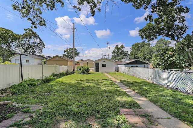 4242 Walsh St, Saint Louis, MO 63116 - view of yard featuring an outdoor structure