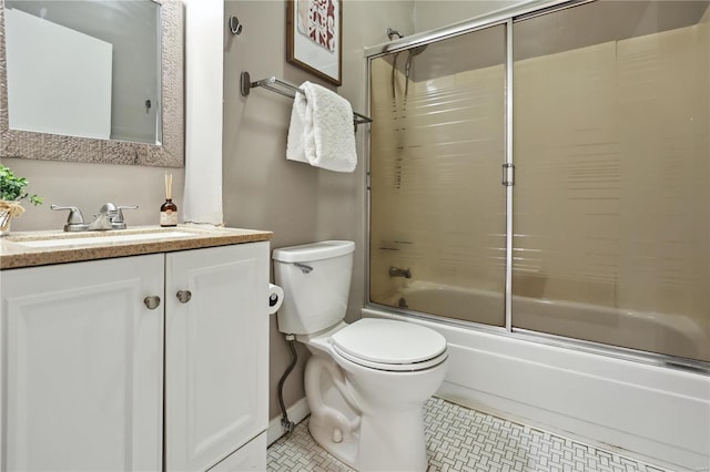 3944 Russell Blvd, Saint Louis, MO 63110 - full bathroom with shower / bath combination with glass door, toilet, vanity, and baseboards