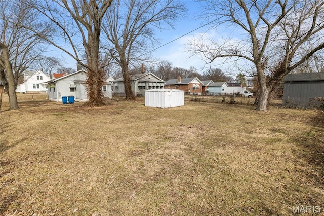 6546 Joseph Ave, Saint Louis, MO 63133 - view of yard featuring a residential view