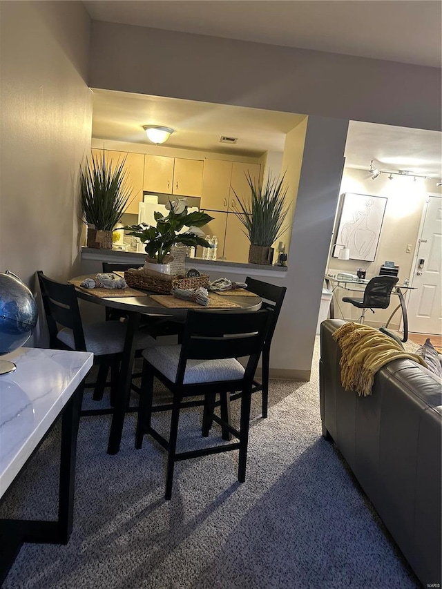 5316 Pershing Ave Unit 507, Saint Louis, MO 63112 - dining space featuring carpet