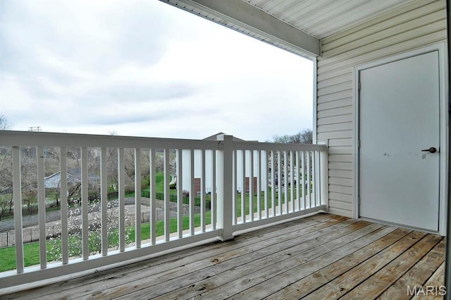 39 Kassebaum Ln Unit 303, Saint Louis, MO 63129 - view of wooden deck