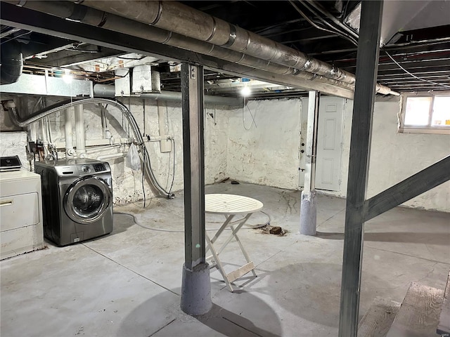 5056 Lindenwood Ave, Saint Louis, MO 63109 - basement featuring washing machine and dryer