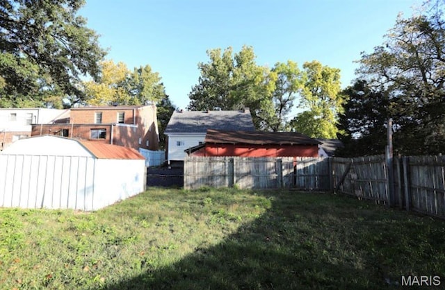 7710 Saint Albans Ave, Maplewood, MO 63117 - view of yard