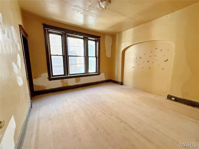 3949 Palm St, Saint Louis, MO 63107 - unfurnished room with light wood-type flooring and baseboards