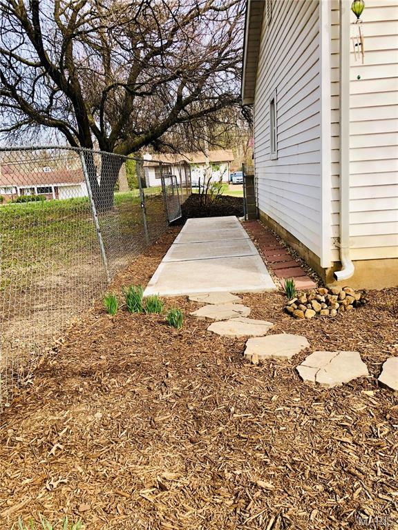 3579 Boswell, St John, MO 63114 - view of yard with a patio