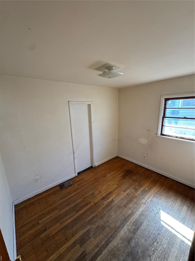 445 Manion, Sullivan, MO 63080 - unfurnished room with wood-type flooring, baseboards, and ceiling fan