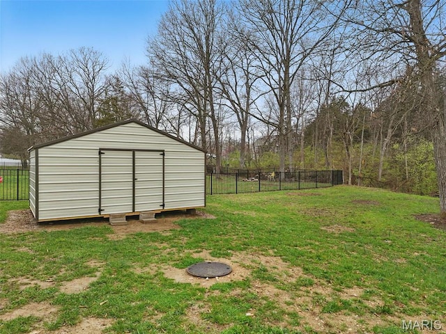 19011 Pinckney Manor Ct, Warrenton, MO 63383 - view of yard with an outdoor structure and a storage shed