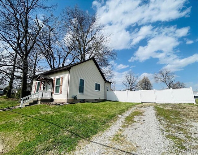 791 E Adams St, Nashville, IL 62263 - photo 3