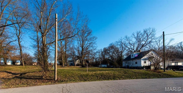290 E Oak St, Saint Clair, MO 63077 - view of asphalt road