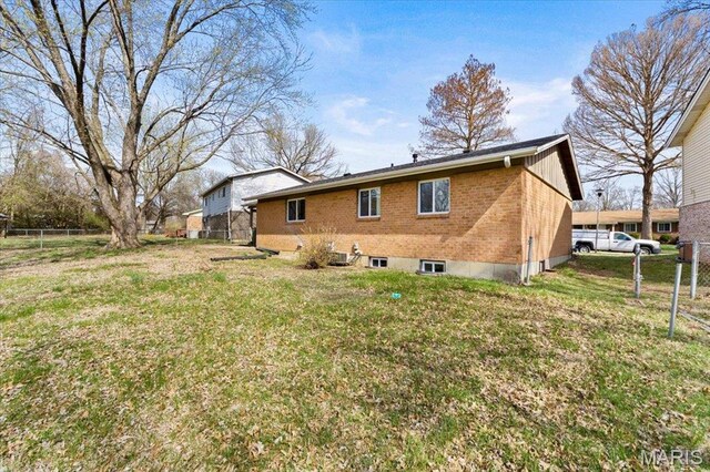 2382 Battlefield Dr, Florissant, MO 63031 - photo 31