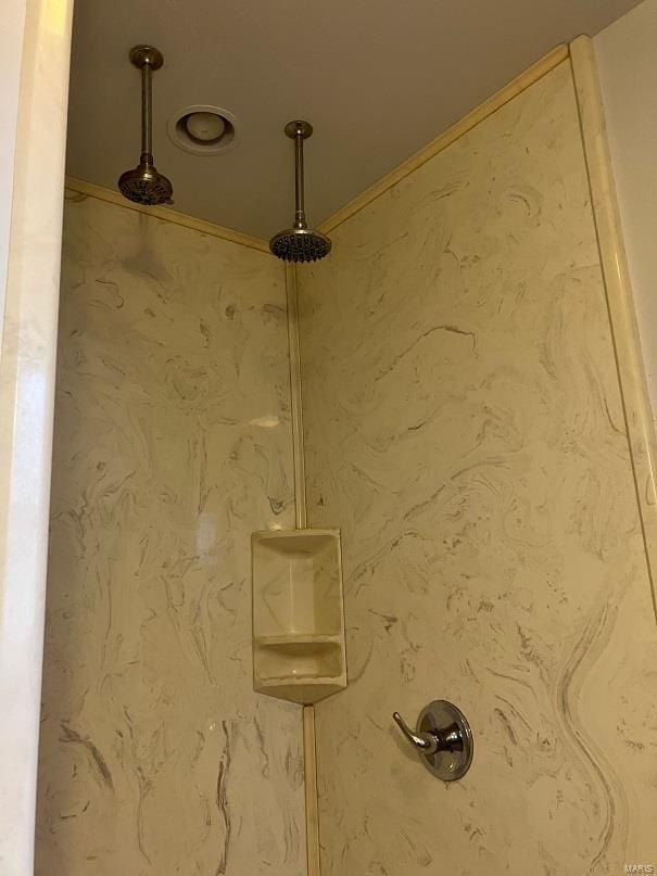 104 E Bryan St, Ewing, MO 63440 - bathroom view of a shower