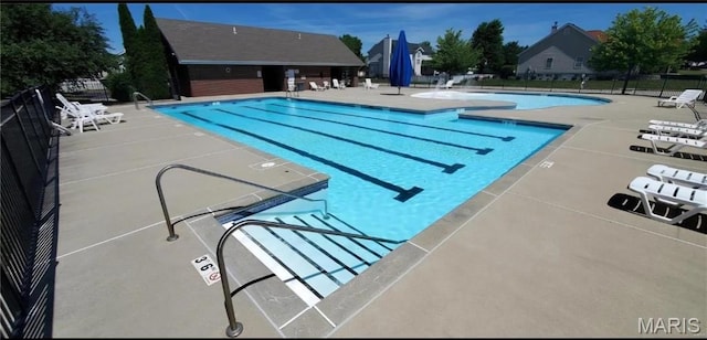 6804 Laurel Springs Ct, Fairview Heights, IL 62208 - community pool with fence and a patio