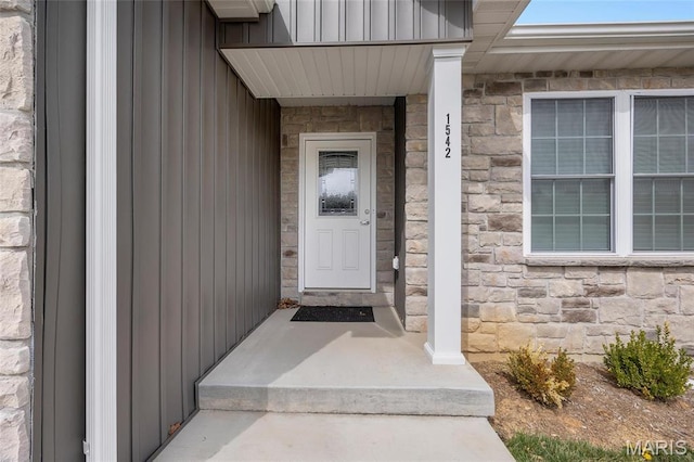 1542 Hickory Lndg, De Soto, MO 63020 - entrance to property with stone siding and board and batten siding