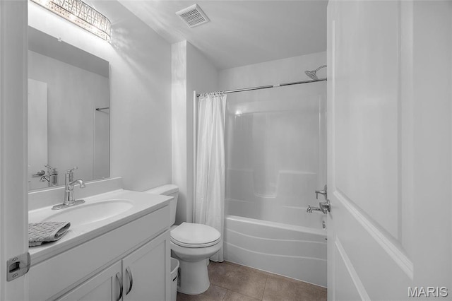1542 Hickory Lndg, De Soto, MO 63020 - bathroom featuring toilet, vanity, shower / bath combo with shower curtain, and tile patterned floors