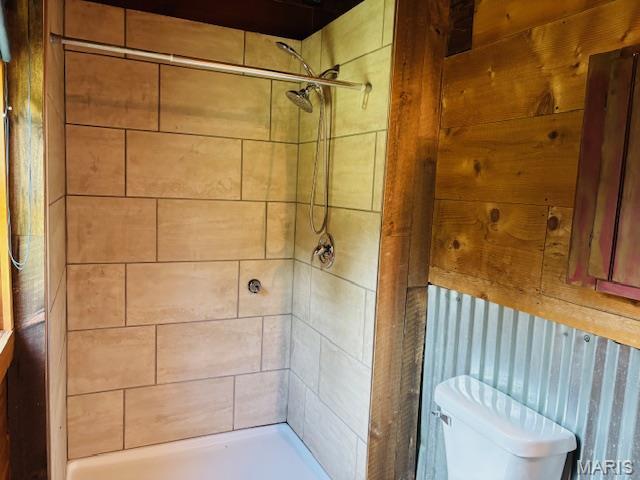 19125 County Road 1220, St James, MO 65559 - full bath with tiled shower and toilet