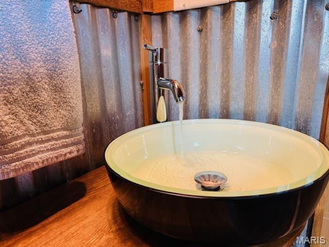 19125 County Road 1220, St James, MO 65559 - bathroom view of a soaking tub and a sink