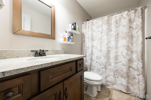 7032 Koufax Ct, Edwardsville, IL 62025 - full bathroom with toilet, vanity, and a shower with curtain