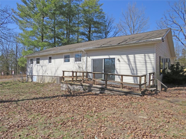 8 Indian Hills Dr, Cuba, MO 65453 - rear view of property featuring a wooden deck